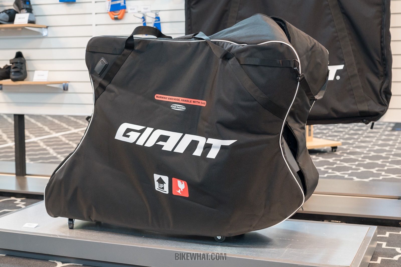 GIANT_2019_30.jpg