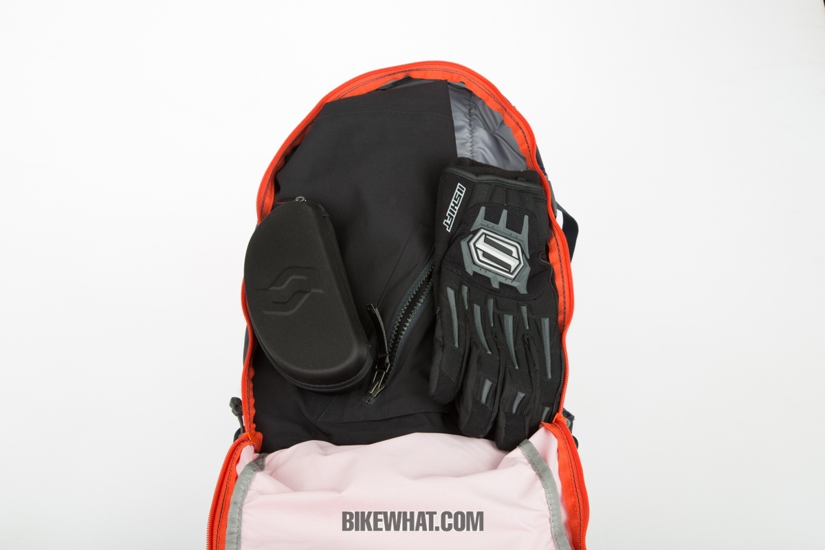 camelbak_mule_nv_05.jpg