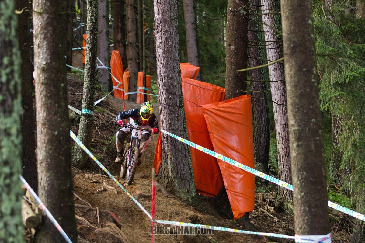 Worlds-2012_DH_Sam-Hill_by-AleDiLullo-7243.jpg