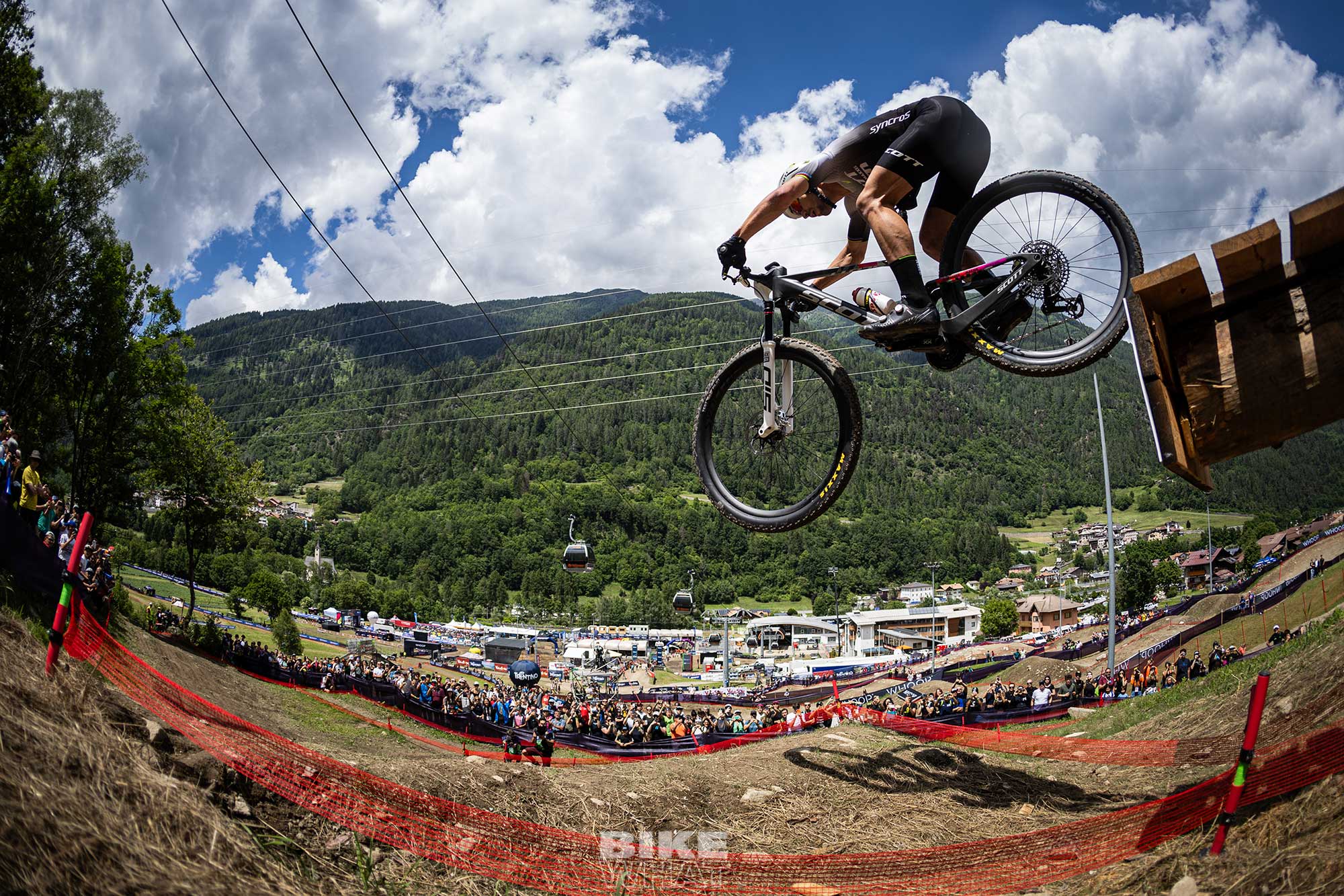 news_Nino_Schurter_makes_UCI_World_Cup_history_at_Val_di_Sole__3