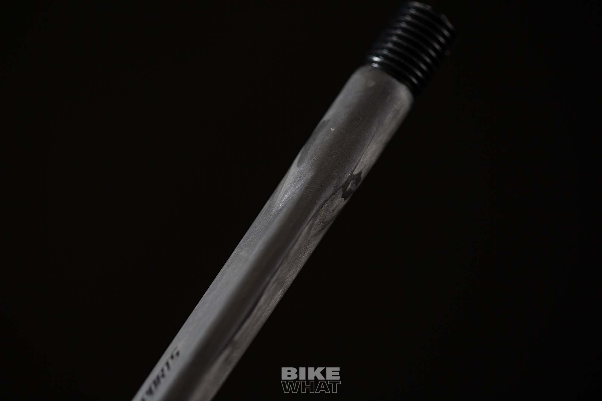 파스포츠 × 임토스 초경량 카본 스루액슬 이미지 gear_farsports_imtos_carbon_thru_axle_11