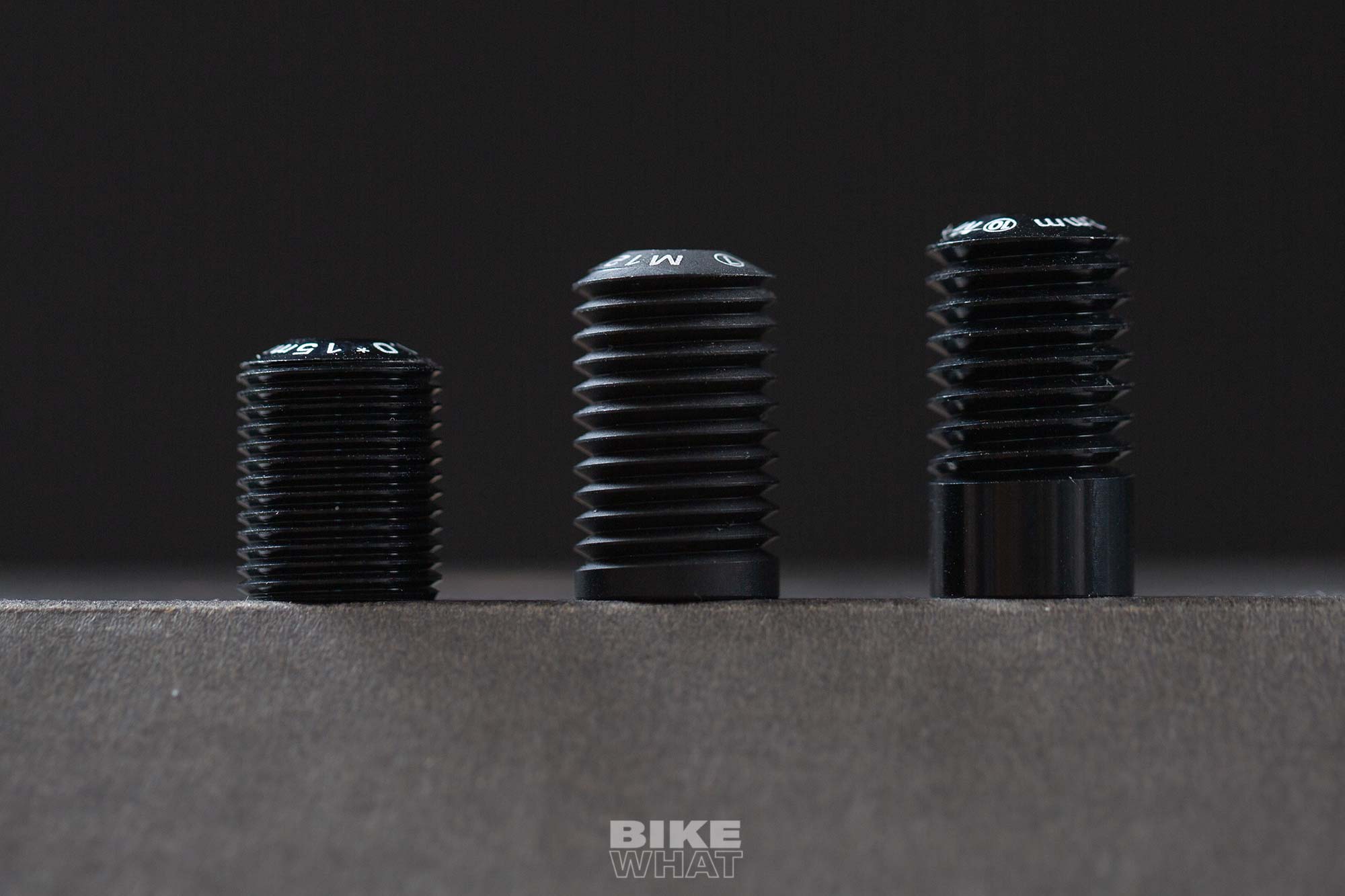 파스포츠 × 임토스 초경량 카본 스루액슬 이미지 gear_farsports_imtos_carbon_thru_axle_3