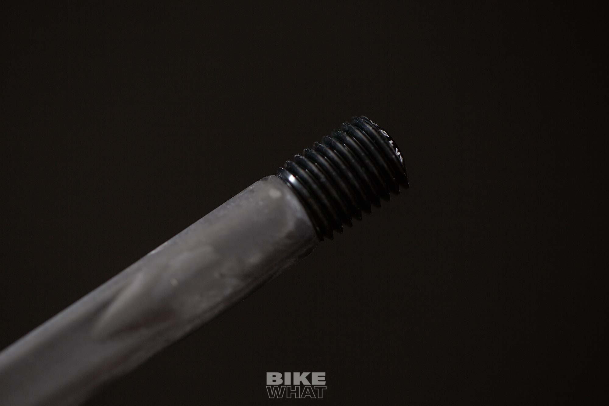 파스포츠 × 임토스 초경량 카본 스루액슬 이미지 gear_farsports_imtos_carbon_thru_axle_6