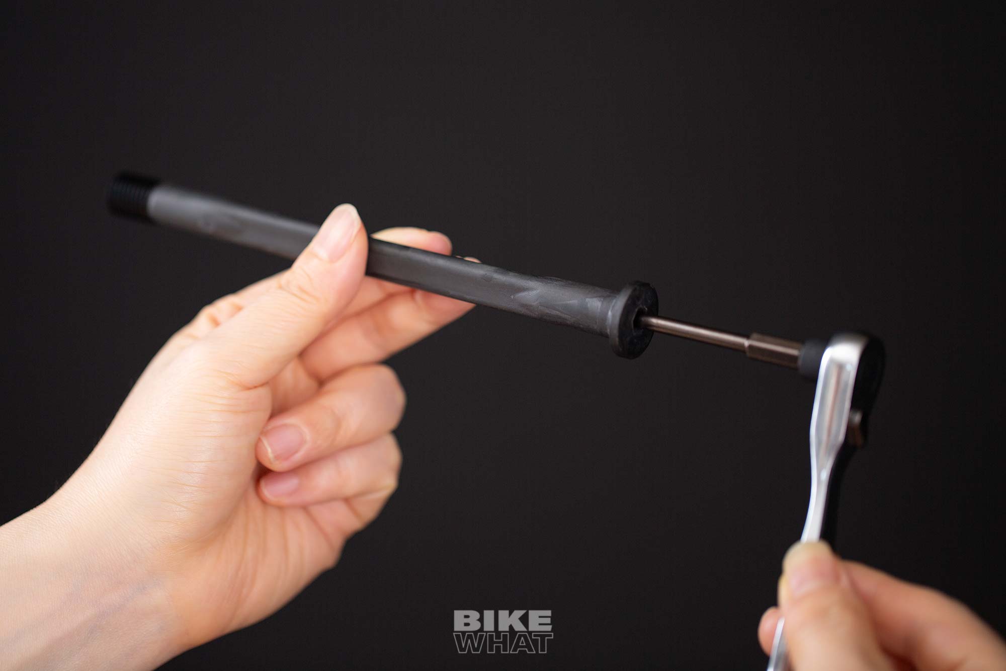 파스포츠 × 임토스 초경량 카본 스루액슬 이미지 gear_farsports_imtos_carbon_thru_axle_7
