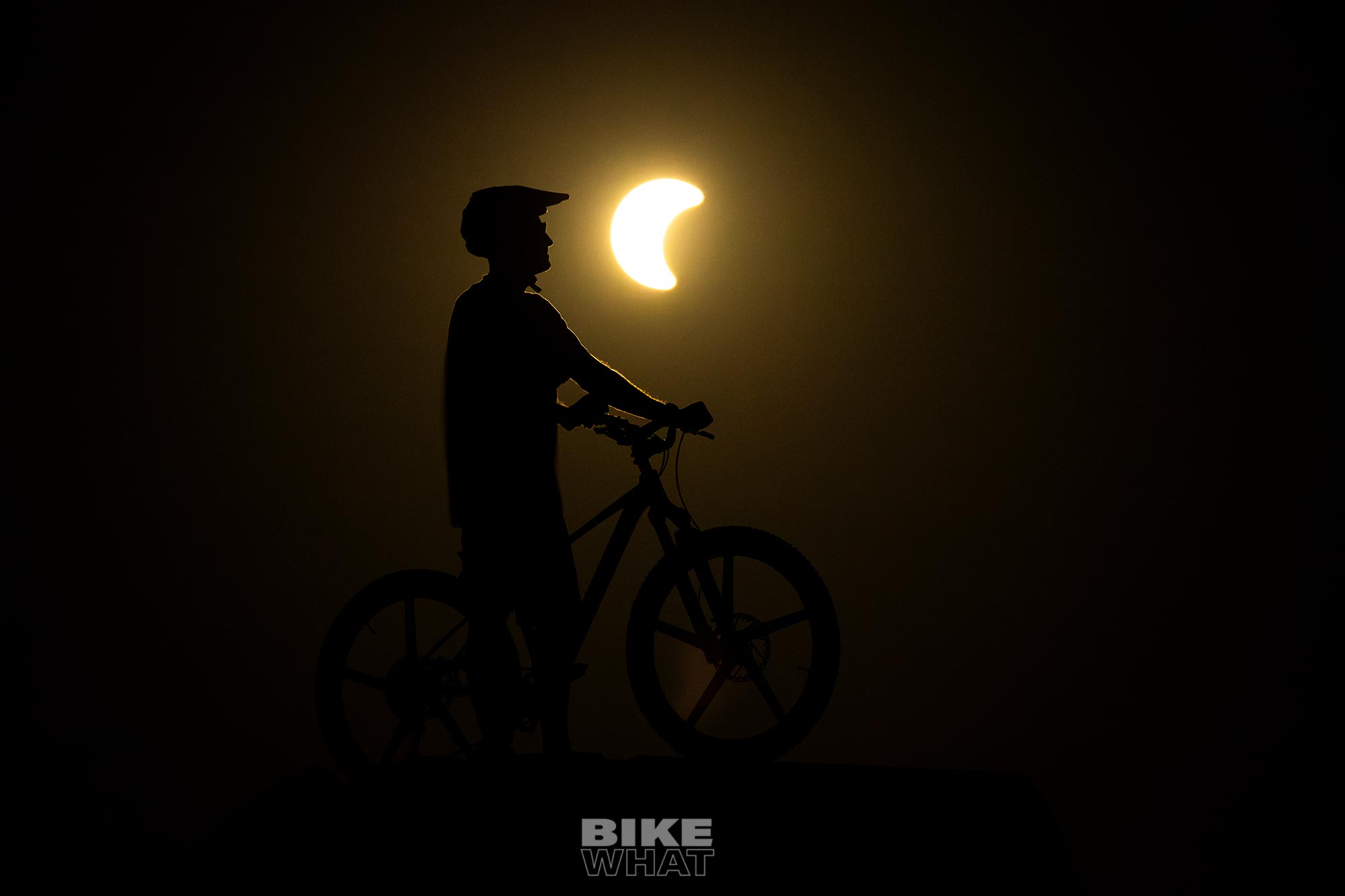 개기일식, 일생 한 번의 점프 이미지 news_One_Eclipse_David_Cachon_Once_in_a_Lifetime_1