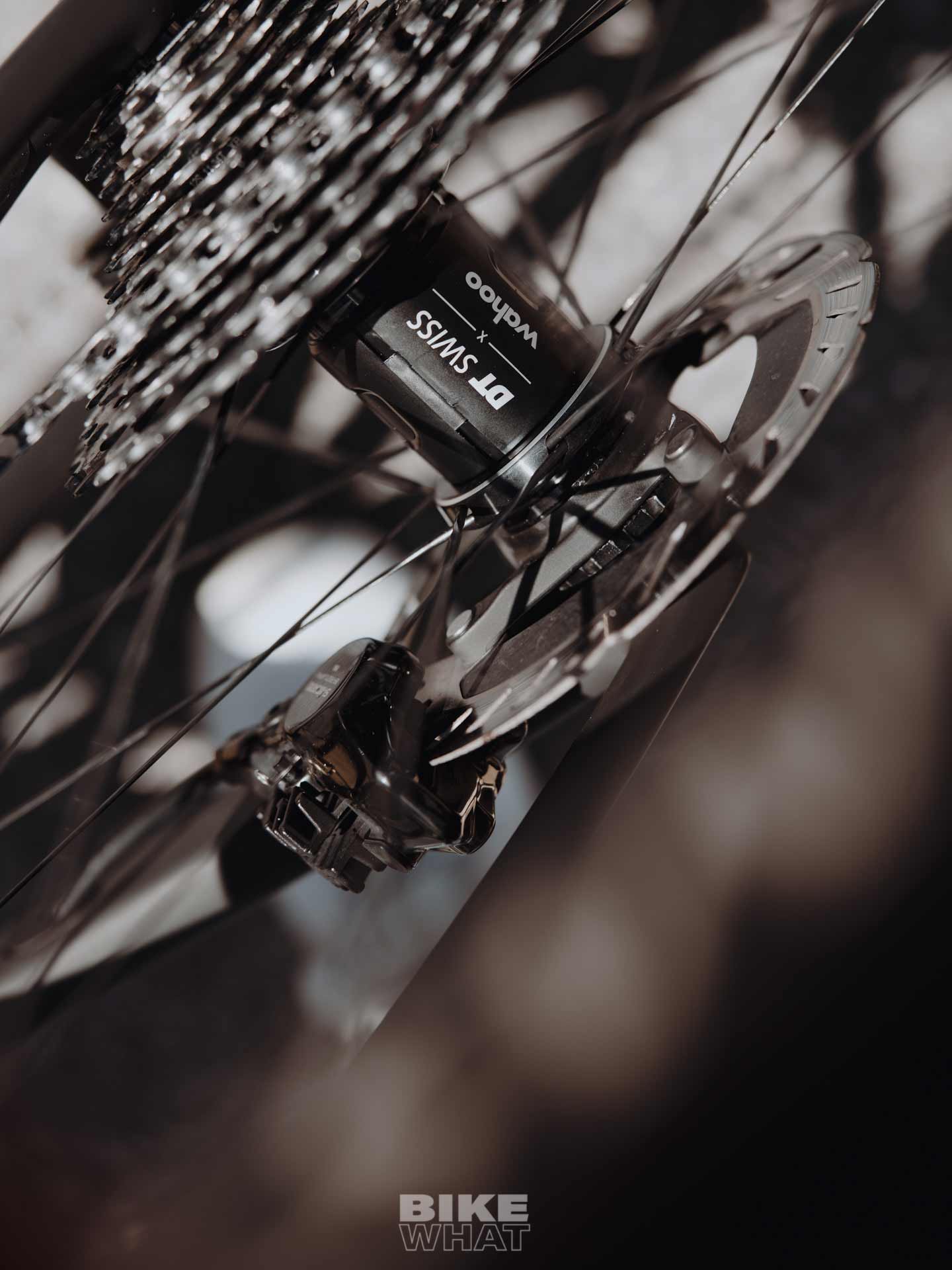 DT스위스, 와후와 함께 개발한 스피드 센서 공개 이미지 gear-DTSwiss-Wahoo-Trackr-Speed-7