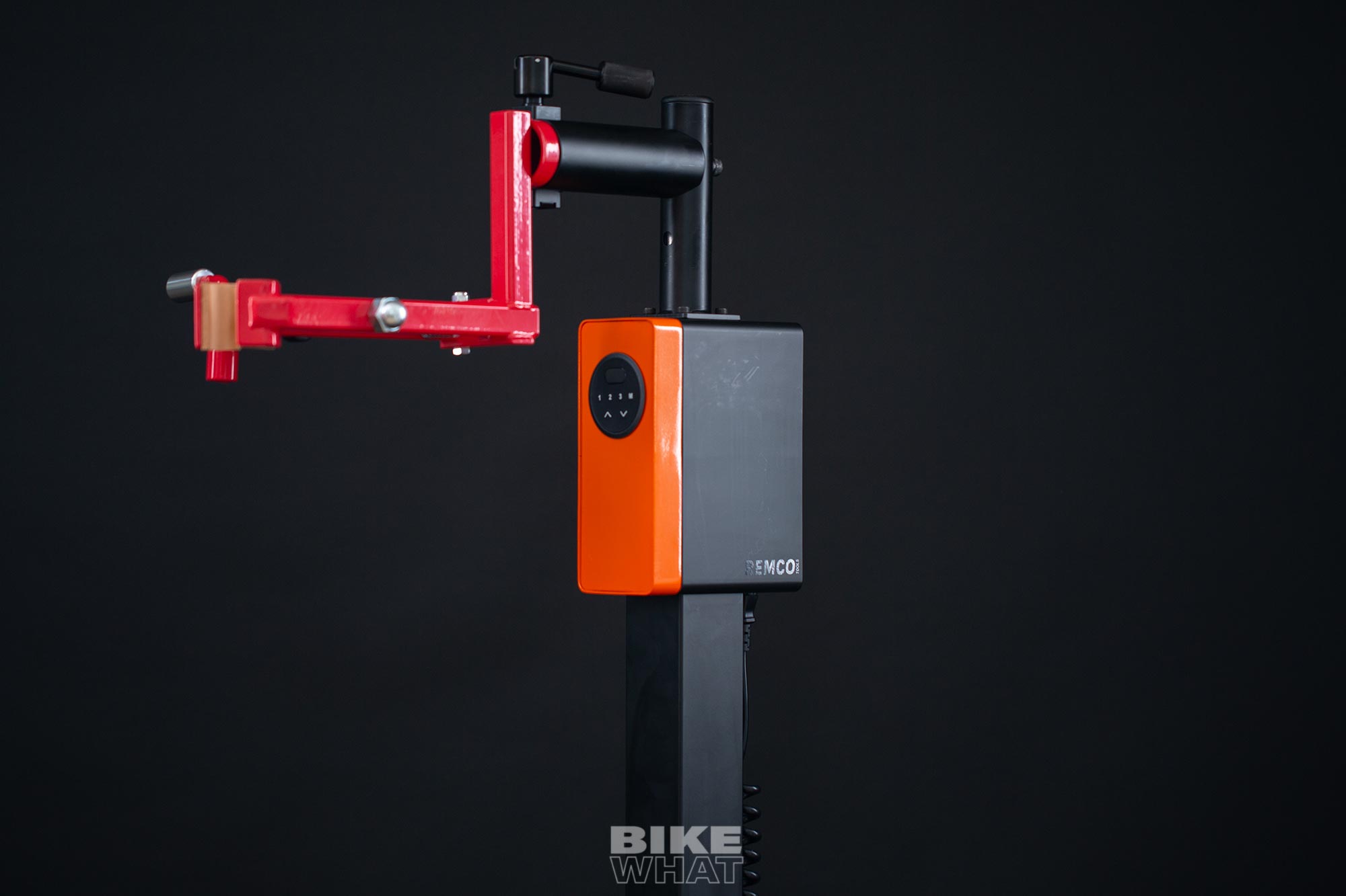 렘코 전동 바이크 리프트 리페어 스탠드 이미지 gear_remco_electric_bicycle_repair_stand_2