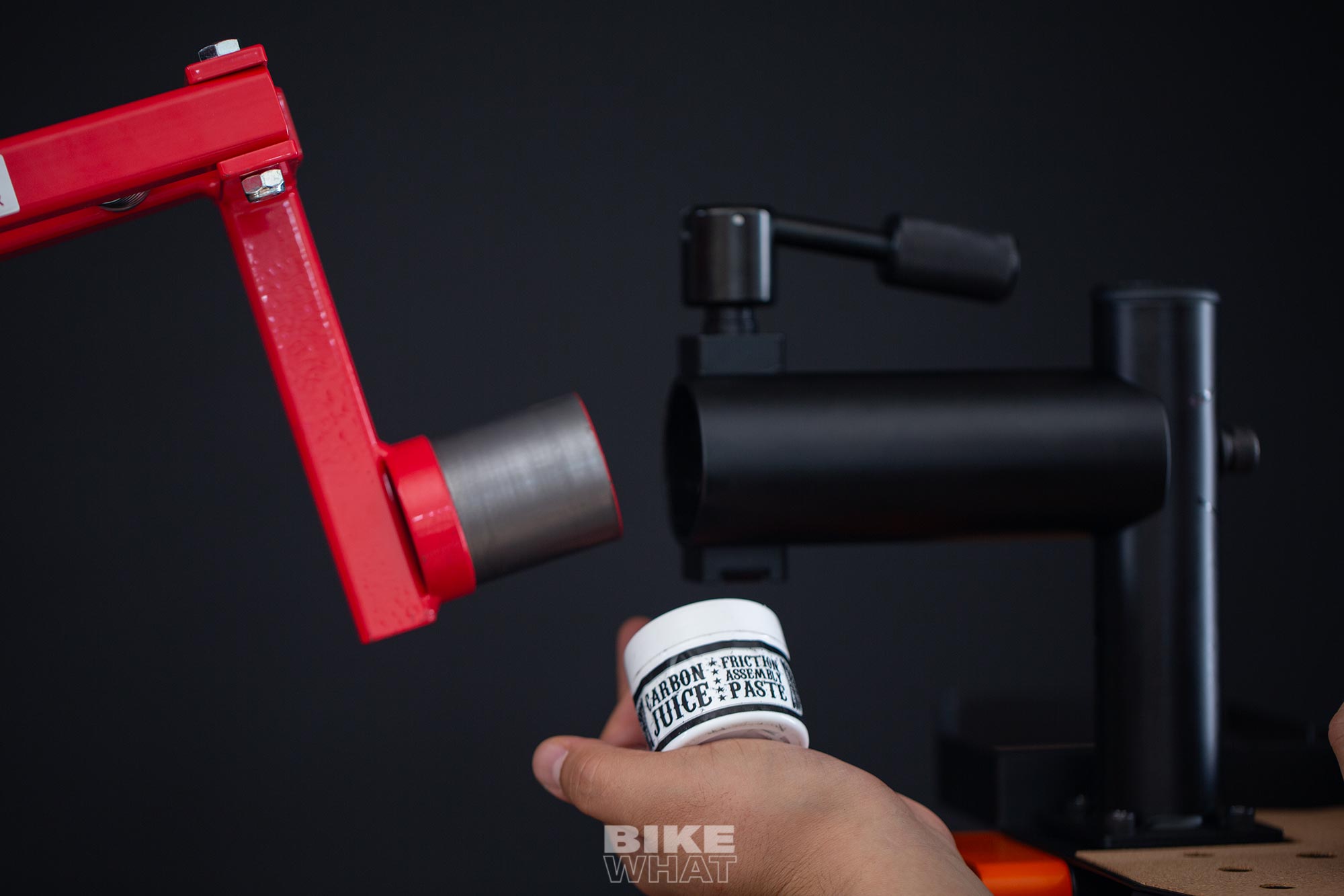 렘코 전동 바이크 리프트 리페어 스탠드 이미지 gear_remco_electric_bicycle_repair_stand_5