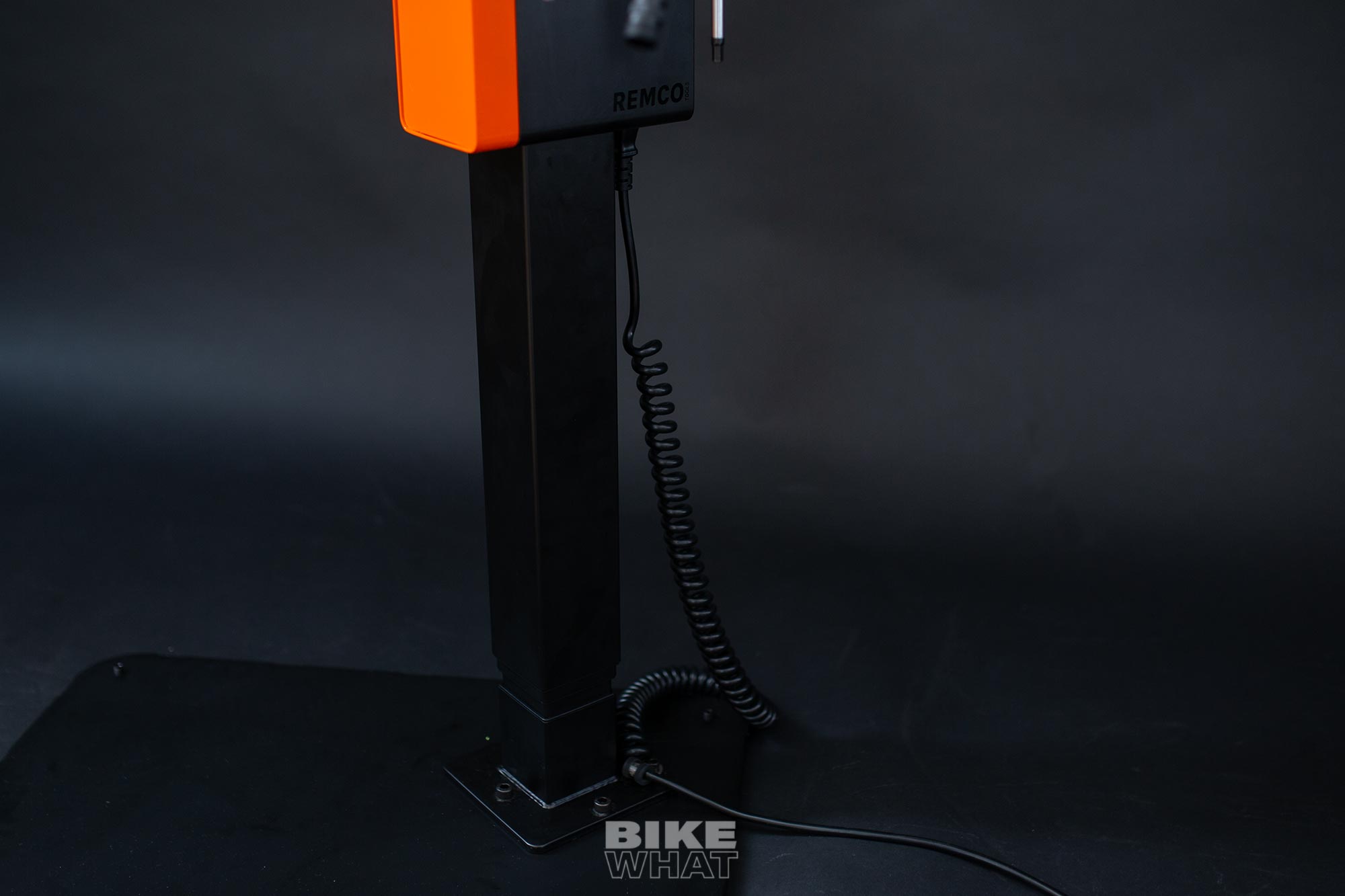 렘코 전동 바이크 리프트 리페어 스탠드 이미지 gear_remco_electric_bicycle_repair_stand_8