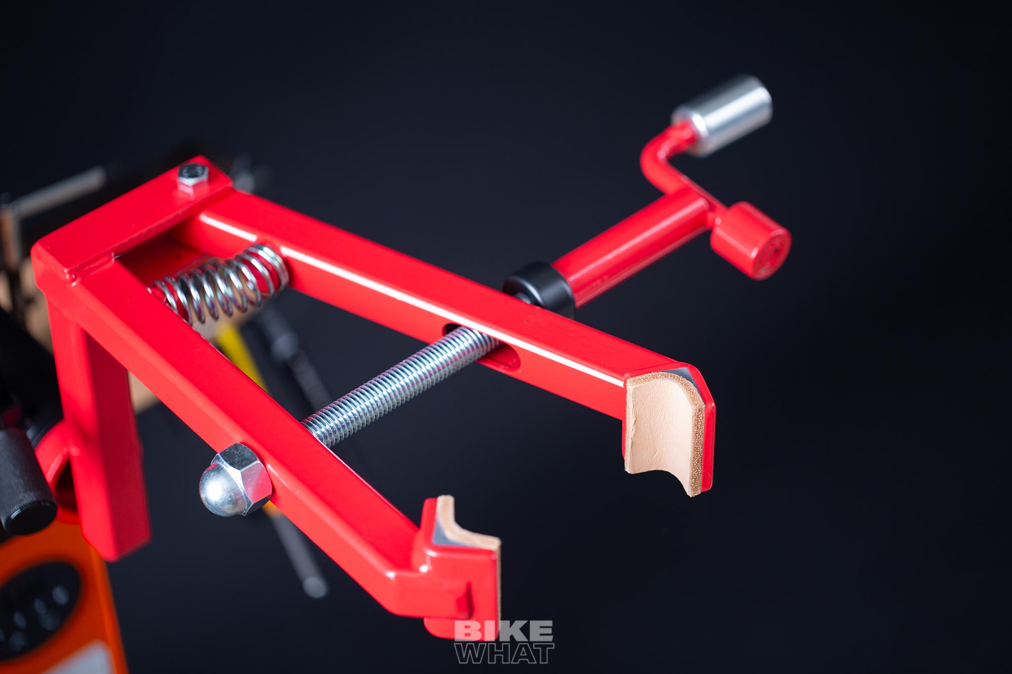렘코 전동 바이크 리프트 리페어 스탠드 이미지 gear_remco_electric_bicycle_repair_stand_9